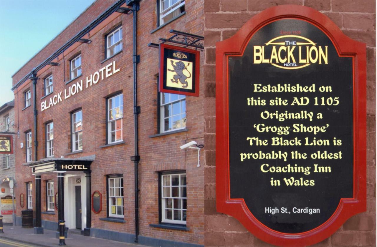 The Black Lion Hotel คาร์ดิแกน ภายนอก รูปภาพ